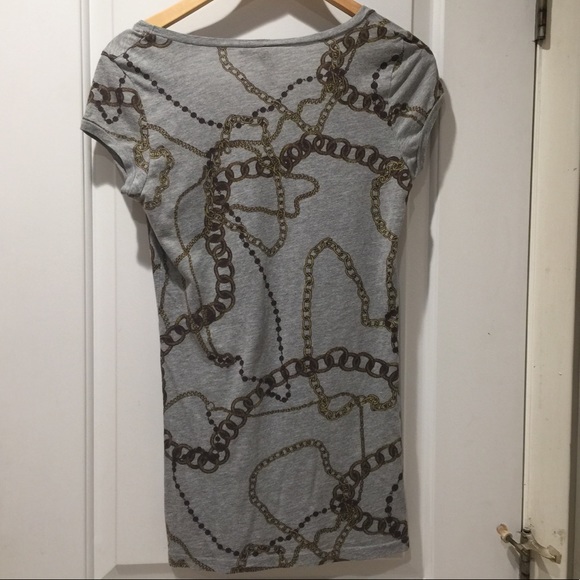 H & M Grey Short Sleeve Chain Jewelry Tee T Shirt - Picture 3 of 4